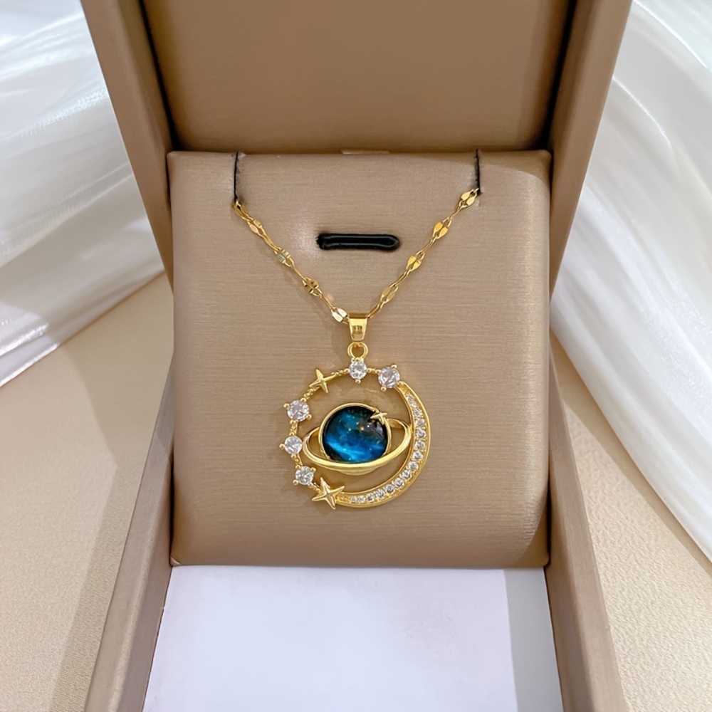 18K Gold-Plated Starry Sky & Planet Necklace: Celestial Beauty